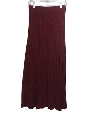 Sweaterland Ribbed Cable Knit Midi Skirt in Deep Burgundy Size M